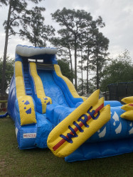 8957c5534b7b0ddbb45a67b4062073d6 1766592738 19ft Wipe Out Water Slide